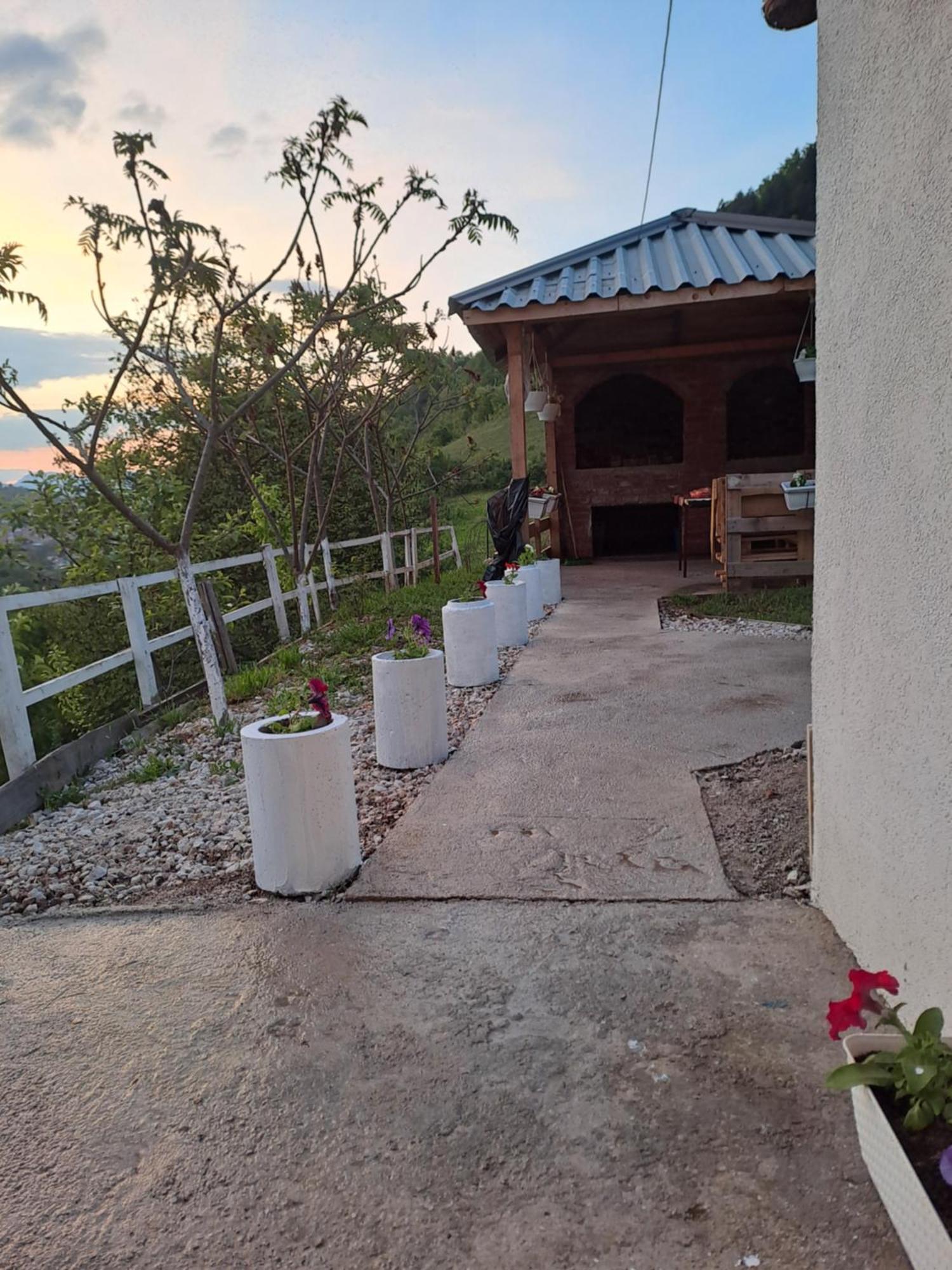 Natural House Visoko Luaran gambar